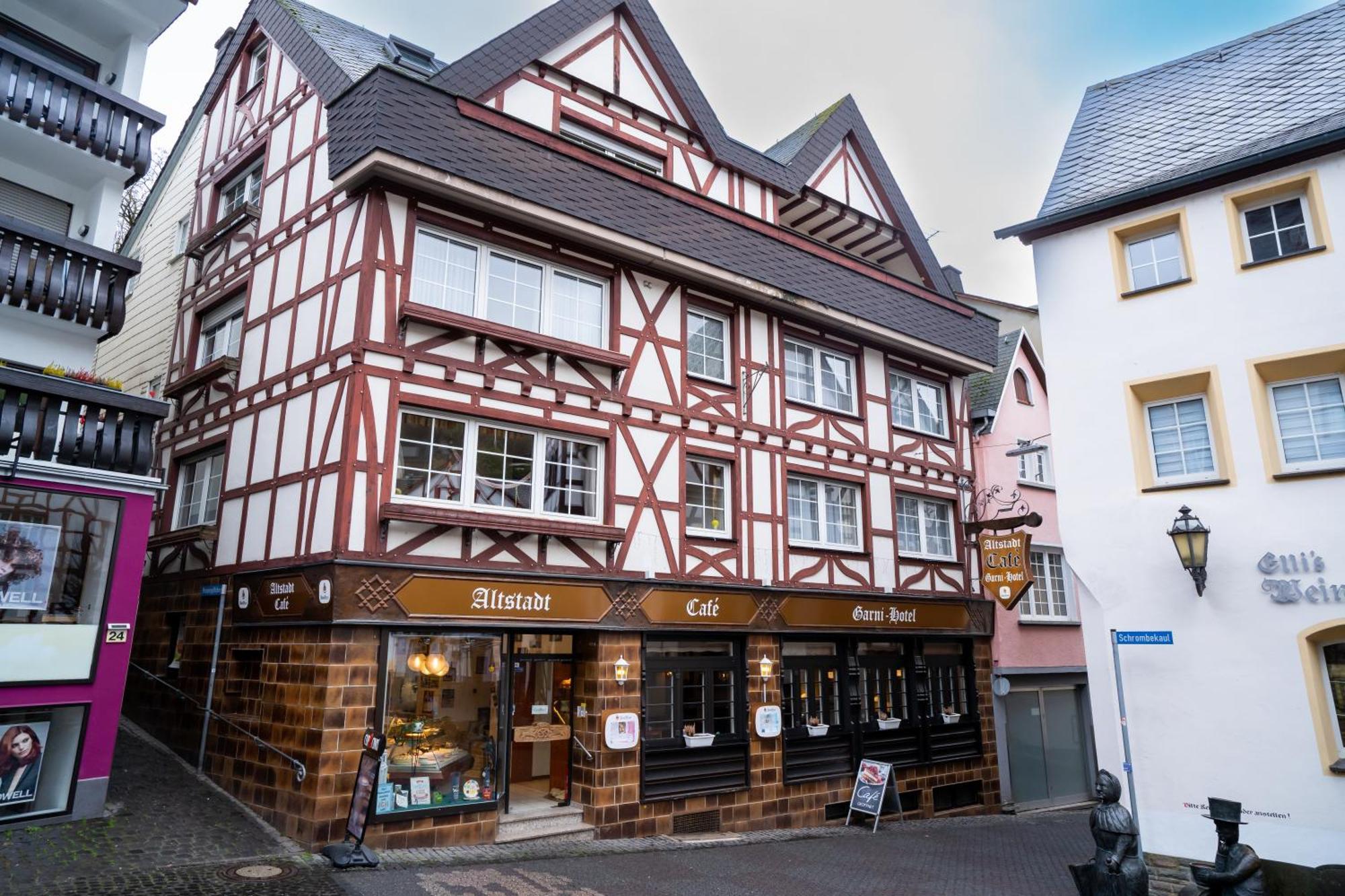 Altstadt Hotel Cochem Bagian luar foto